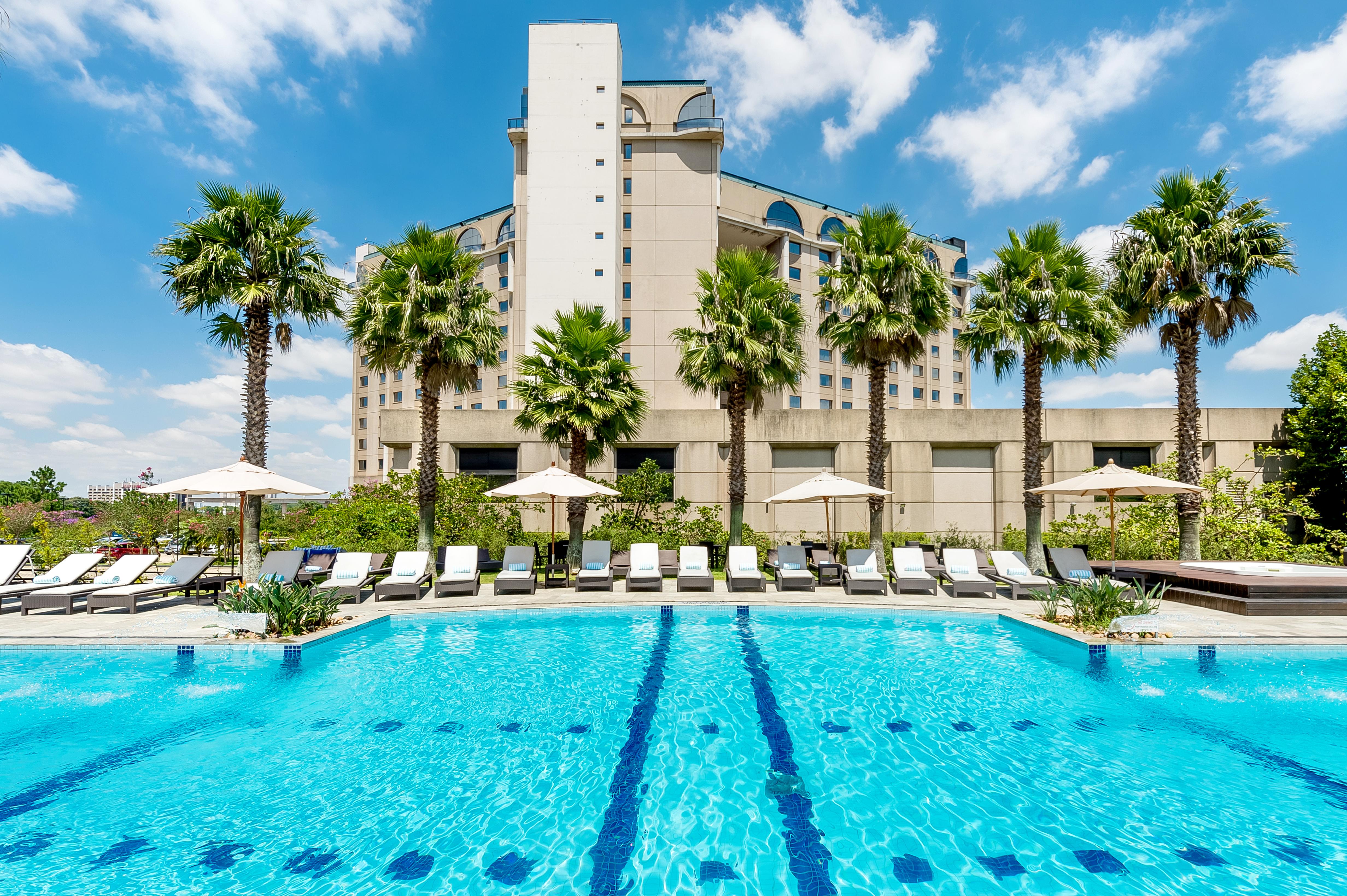 Pullman Sao Paulo Guarulhos Airport Hotel Bagian luar foto The swimming pool at the hotel